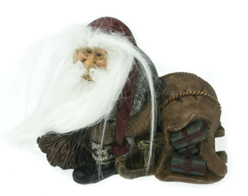 Gammelnissen, nisse med kjelke og gaver