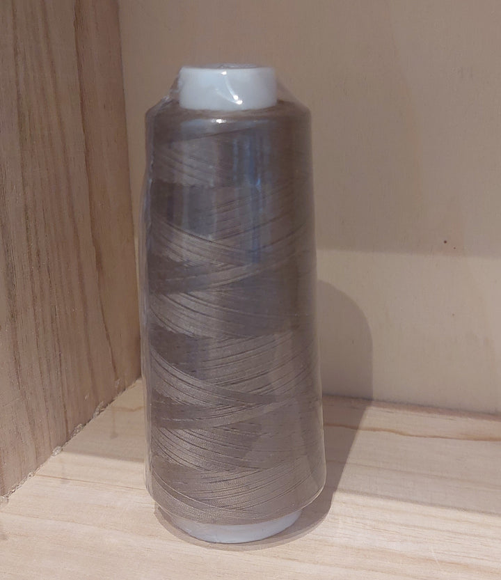 Joto Overlock tråd - Kald brun 8200