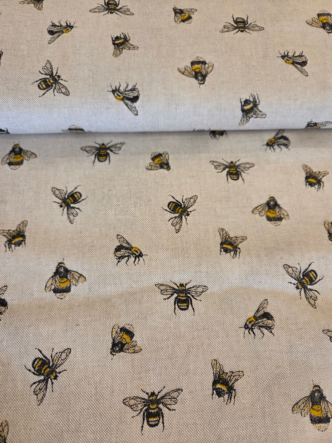 Metervare, Kanvas - Bee Buzzing
